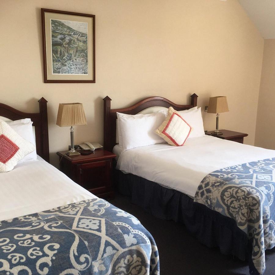 Butler Arms Hotel Waterville Buitenkant foto