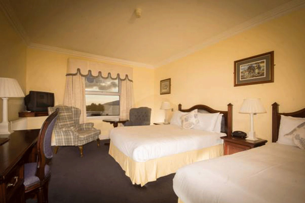 Butler Arms Hotel Waterville Buitenkant foto